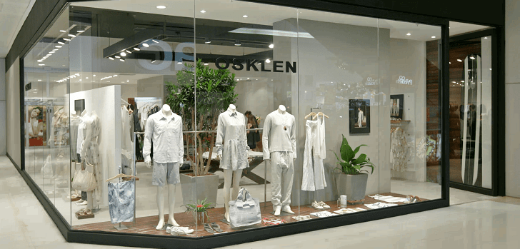 Alpargatas se sigue replegando en Argentina y baja la persiana de su única tienda Osklen en el país